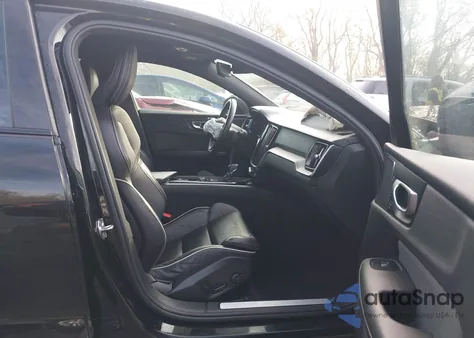 2021 Volvo S60 T5 R-Design из США, поврежденный, VIN 7JR102TM8MG118536